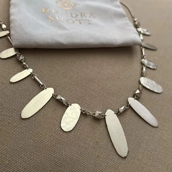 Kendra Scott necklace - Picture 2 of 4